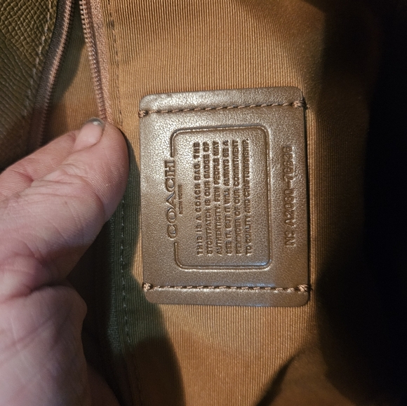 BRAND NEW COACH, NEED HOME ASAP! - Picture 3 of 4